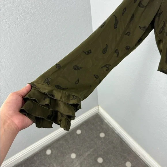 Show Me Your MuMu Maureen Olive Green Paisley Print Tie Know Front Crop Top